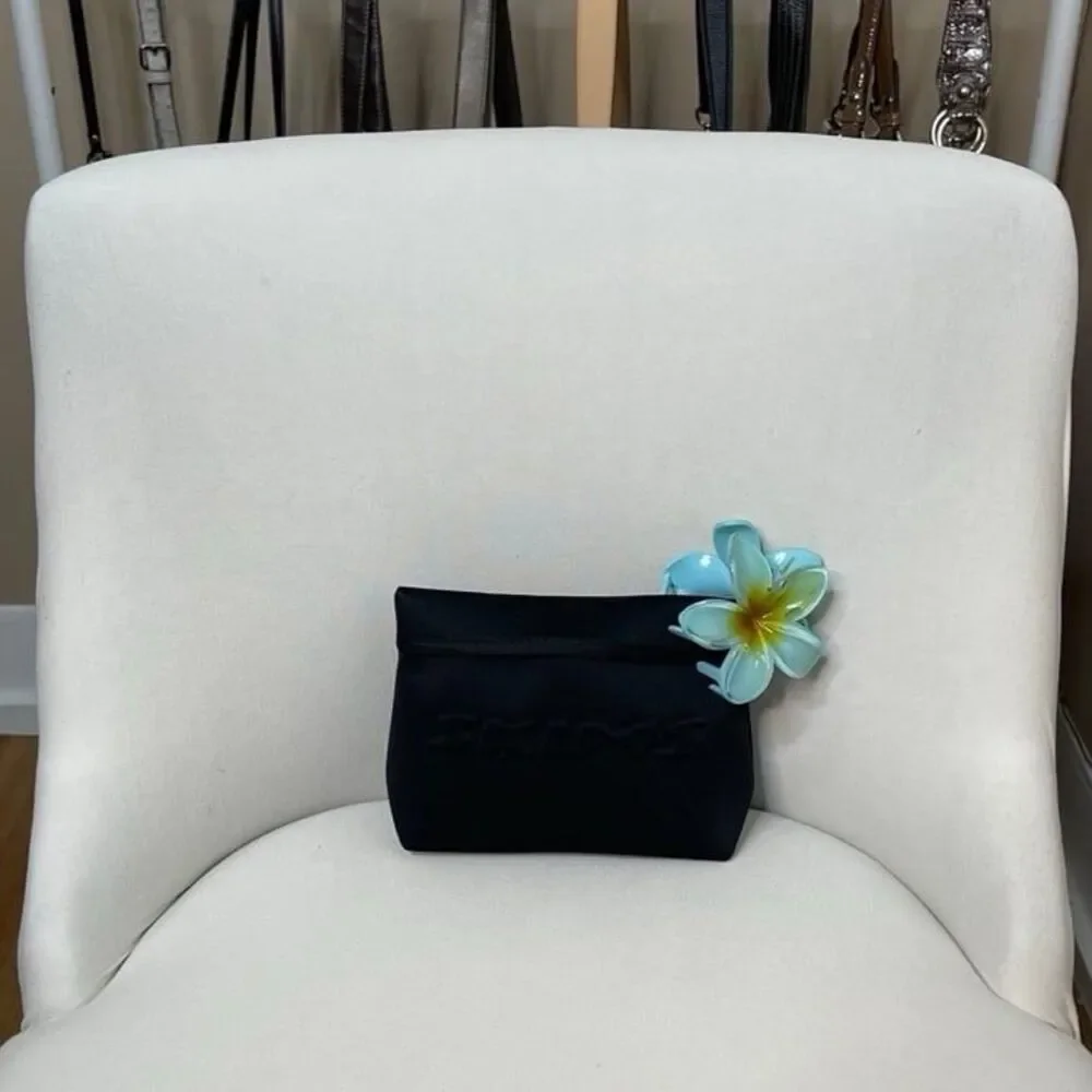 SKIMS SMALL NEOPRENE POUCH BAG